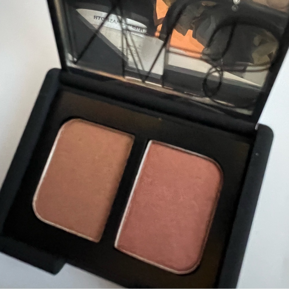NARS eyeshadow duo ~ Surabaya ~ Full-size 0.14oz 4g Neutrals Brand New In Box - Picture 2 of 10